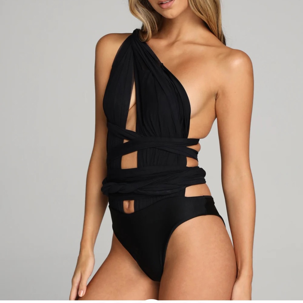 Entreaguas hydra one piece black swimsuit. Size M - Picture 5 of 7